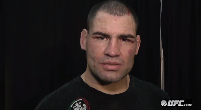 Кейн Веласкеc после победы над Джуниором Дос Сантосом на турнире UFC 155